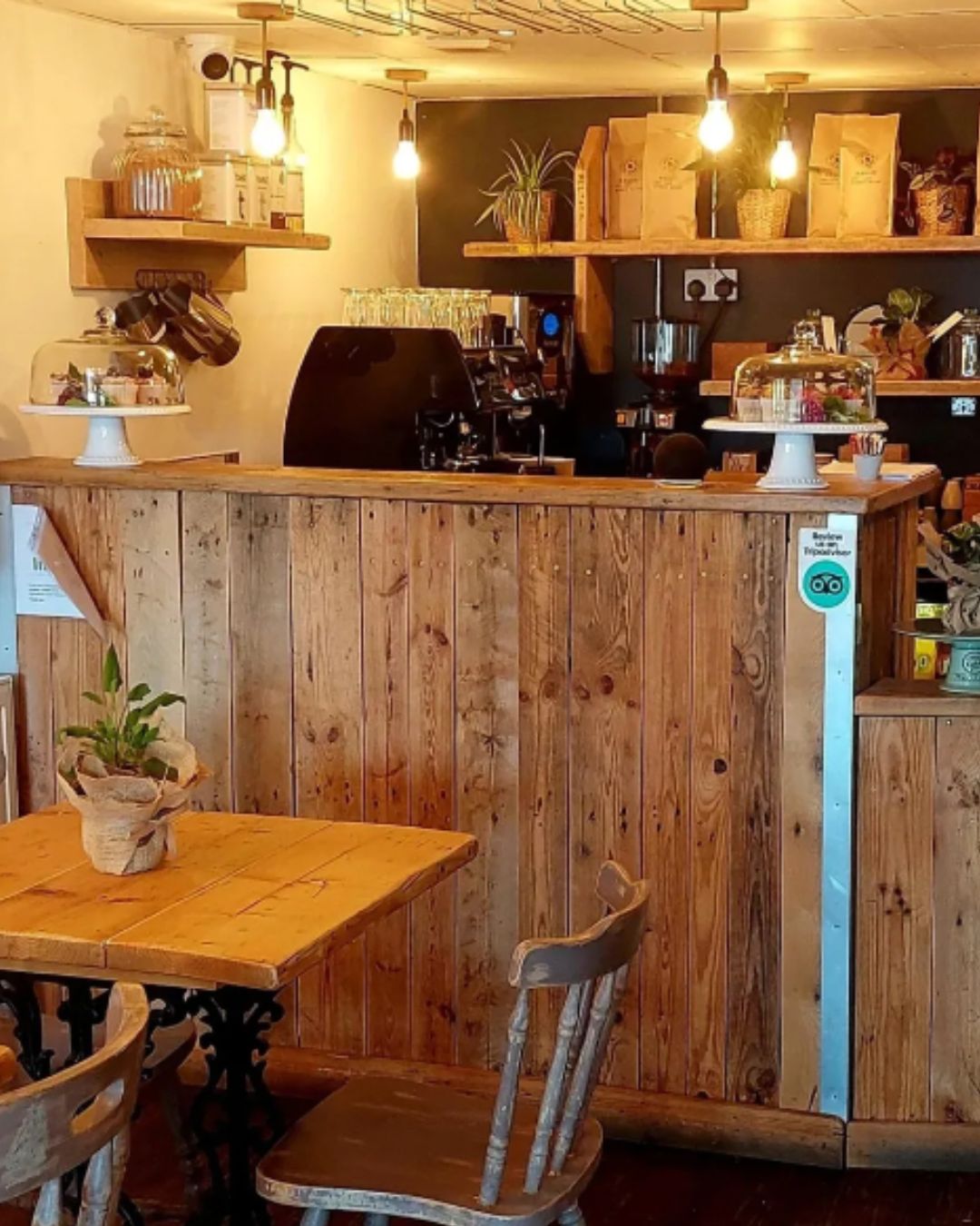 Mon 8th December - ATTIC CAFE - SNOWMAN TREE DECORATION - 7.30pm to 9.30pm